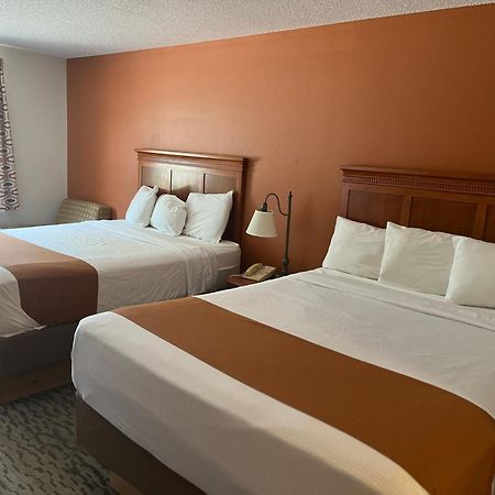 Regency Inn & Suites Anoka Exteriör bild