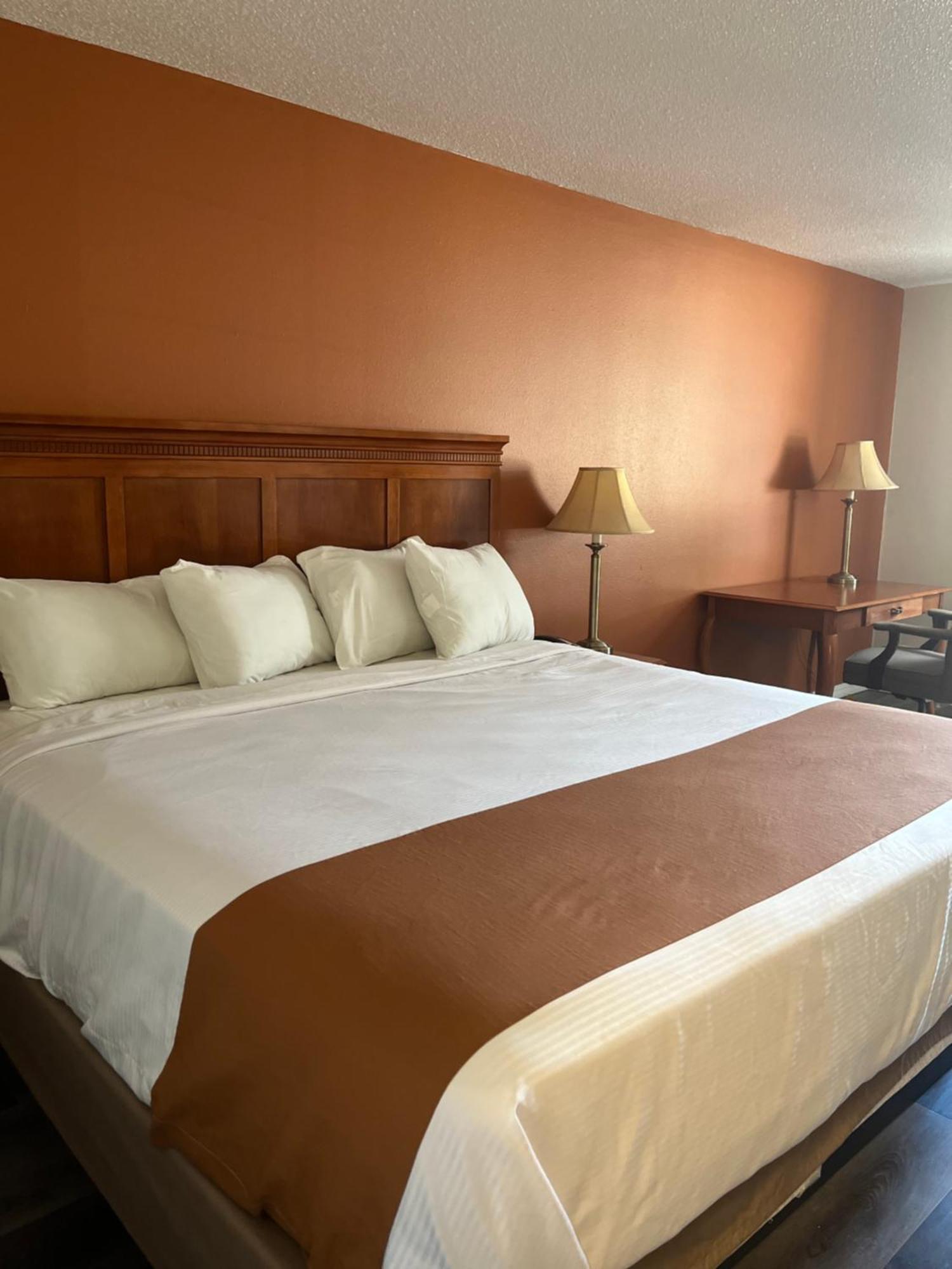 Regency Inn & Suites Anoka Exteriör bild