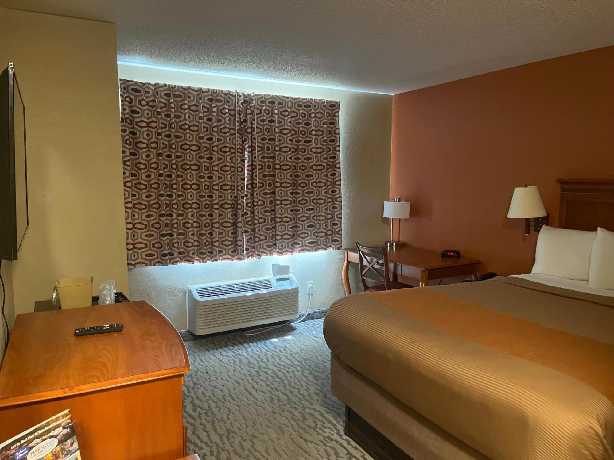 Regency Inn & Suites Anoka Exteriör bild