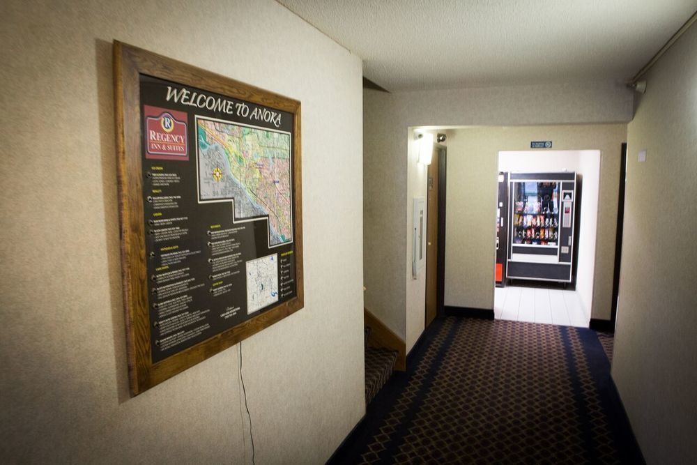Regency Inn & Suites Anoka Exteriör bild